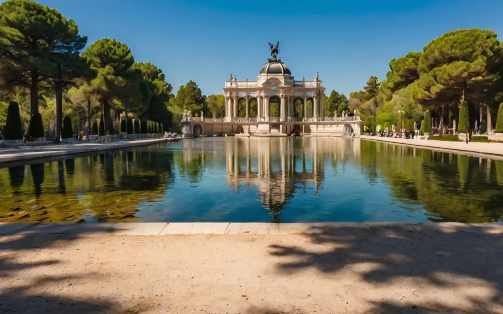 Cómo comprar una vivienda de lujo en España es una de las preguntas que los inversores extranjeros se hacen cuando quieren venir a vivir a MAdrid, enamorados de sus bellas vistas como las del parque del Retiro.